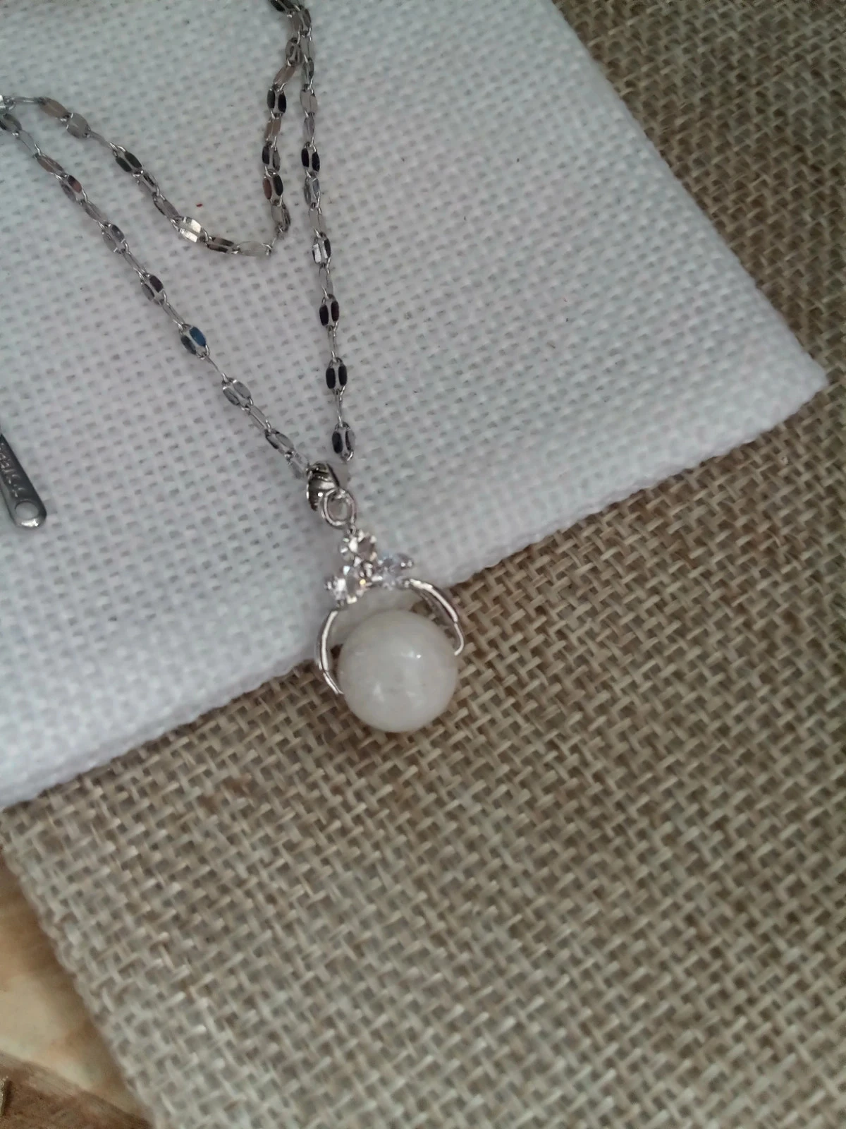 Collier argenté pierre de lune naturelle